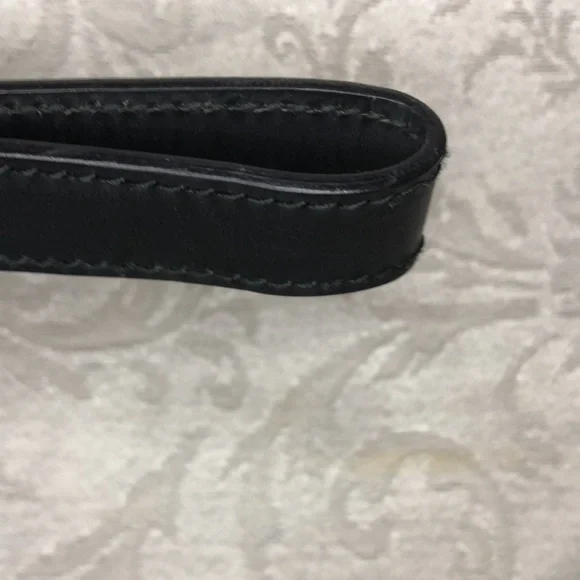 Gucci Guccissima GG  with retractable hand strap.  One owner.  Giftable - Picture 10 of 13